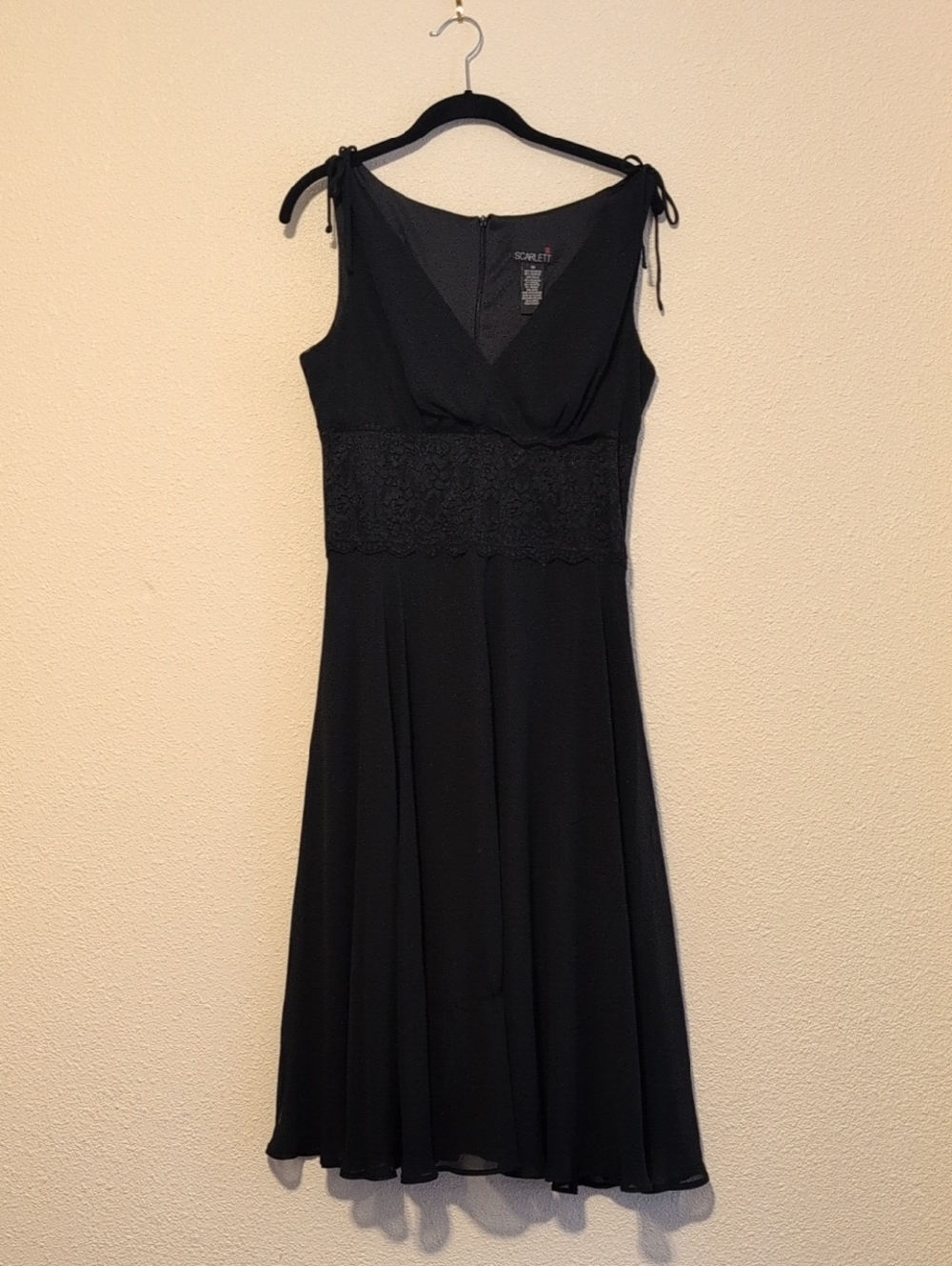 Scarlett Black Lace-Waist Midi Dress